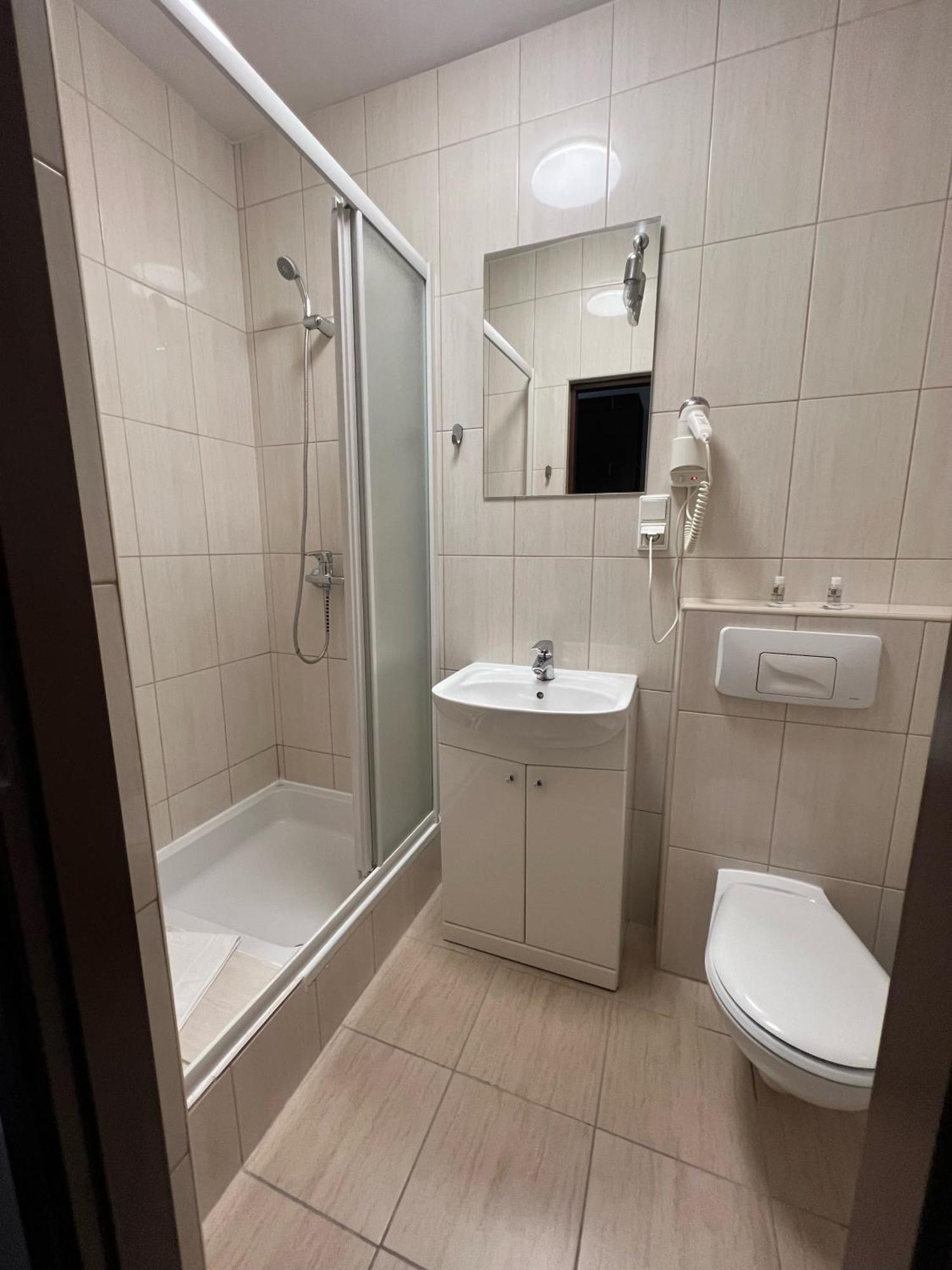 Centrum Konferencyjno-Apartamentowe Mrowka Warszawa Eksteriør bilde