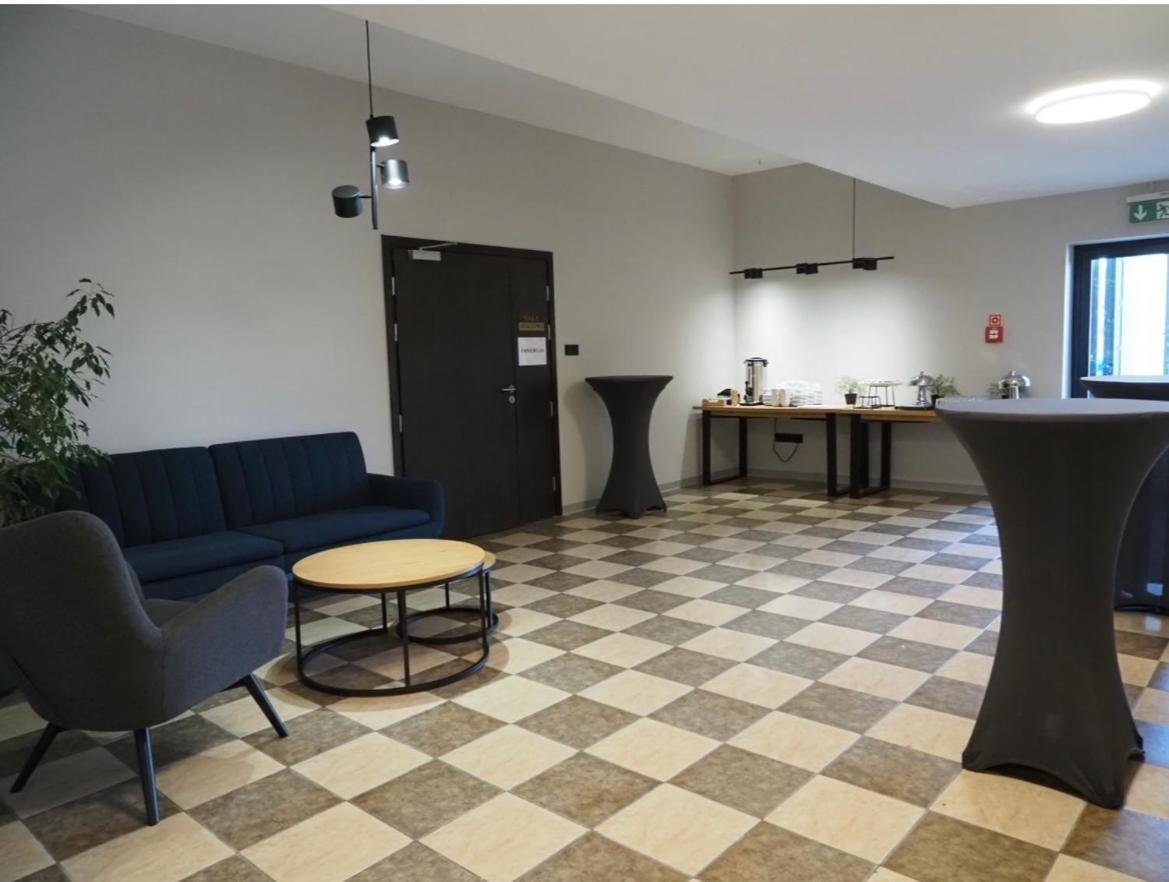 Centrum Konferencyjno-Apartamentowe Mrowka Warszawa Eksteriør bilde
