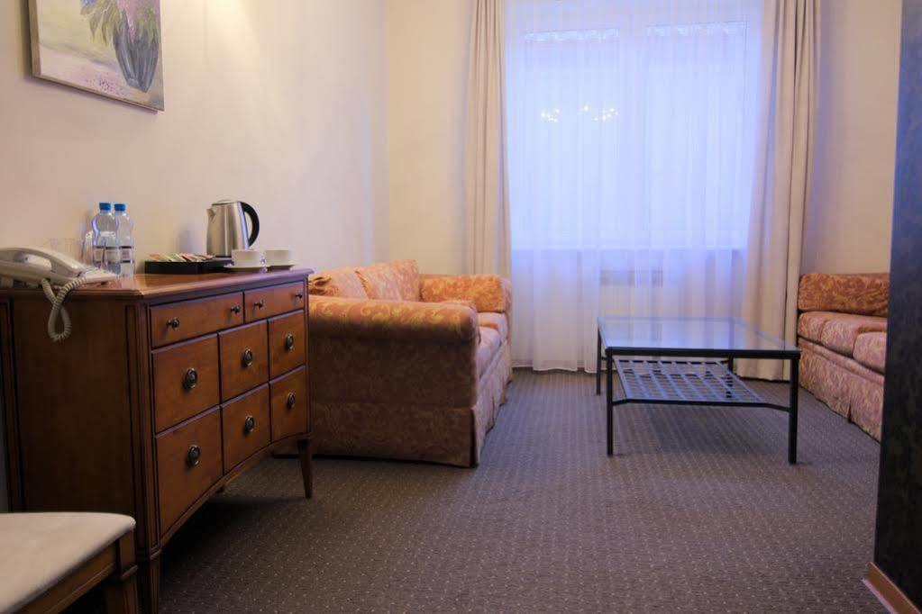 Centrum Konferencyjno-Apartamentowe Mrowka Warszawa Eksteriør bilde